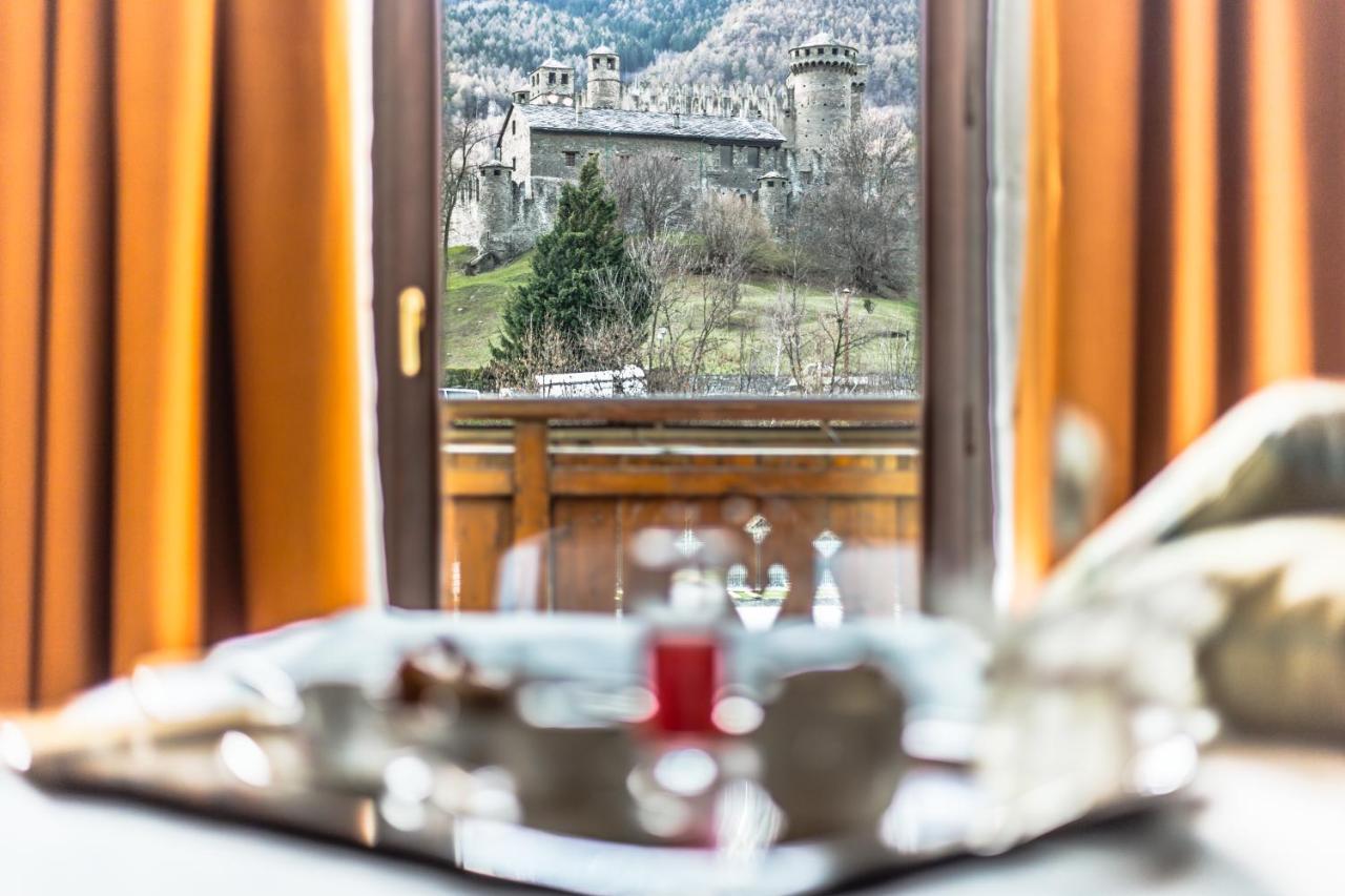Hotel Comtes De Challant Albergo Etico Valle D'Aosta Fenis Exterior photo